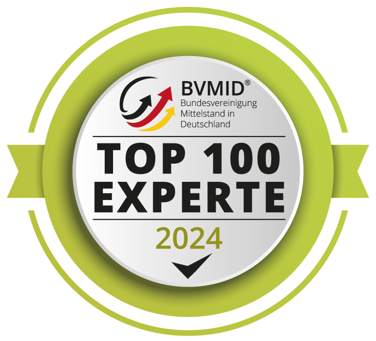 Eine Sammlung von Zertifikaten und Auszeichnungen zeigt die Expertise und Qualität von Franziska Gostner. Enthalten sind das "Top Speaker" Zertifikat von Hermann Scherer, die "Top 100 Experte 2024" Auszeichnung des BVMID, ein "First Class Approved" Coach-Siegel und eine Kundenbewertung mit fünf Sternen für "Excellent Experience 2023". Diese Auszeichnungen unterstreichen Fachkompetenz, professionelle Coaching-Fähigkeiten und hohe Kundenzufriedenheit.